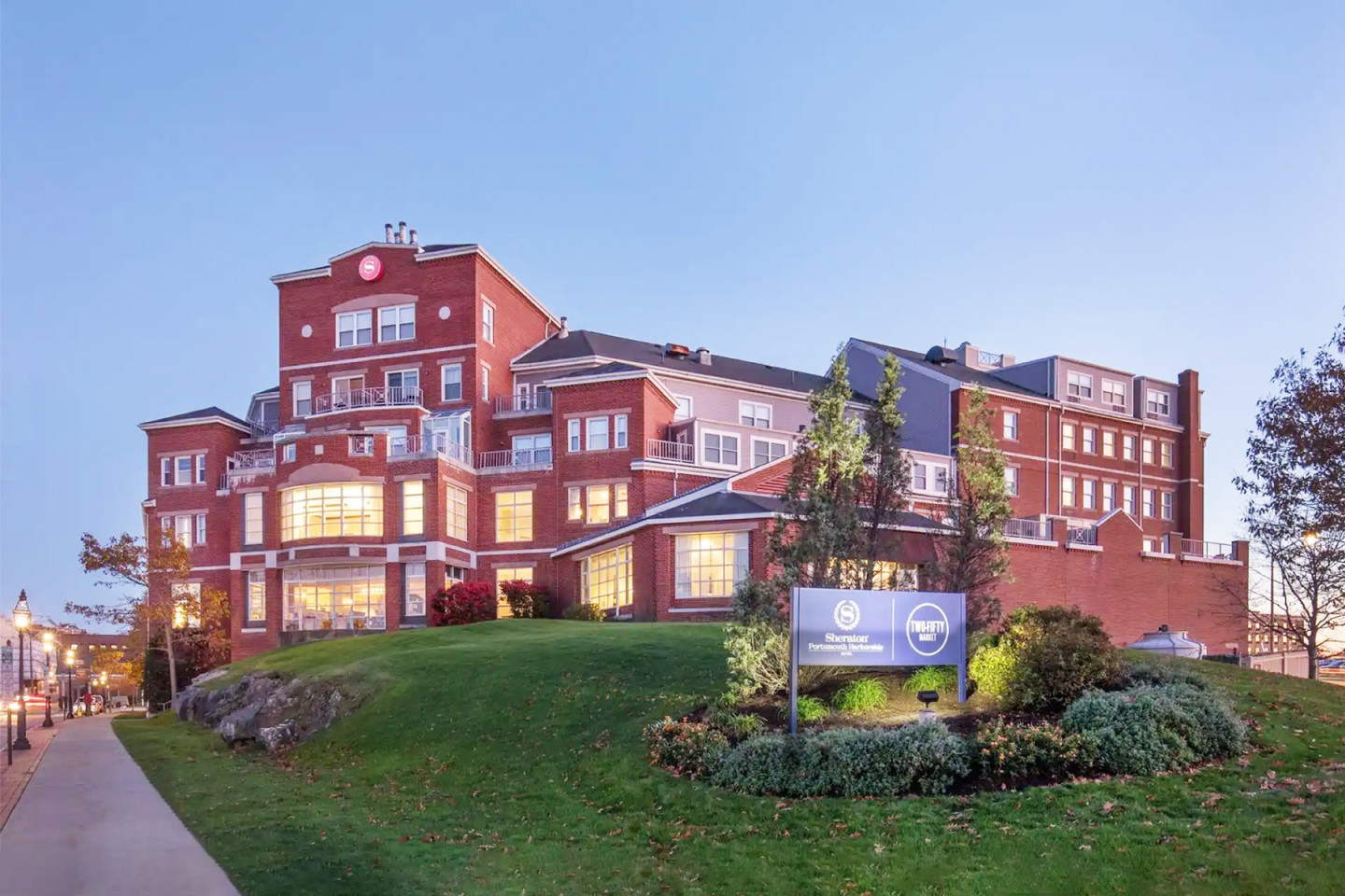 Sheraton Portsmouth Harborside Hotel exterior